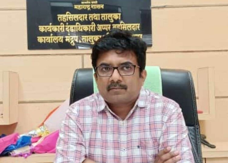 सुजित नरहरे यांची नांदेड जिल्हयातील मुदखेड तहसील कार्यालयावरून बदली झाली आहे.