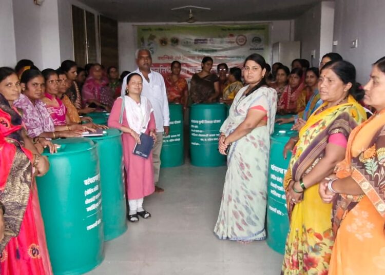 गेनसिद्ध ऍग्रो प्रोडूसर कंपनीकडून बॅरलचे वाटप
