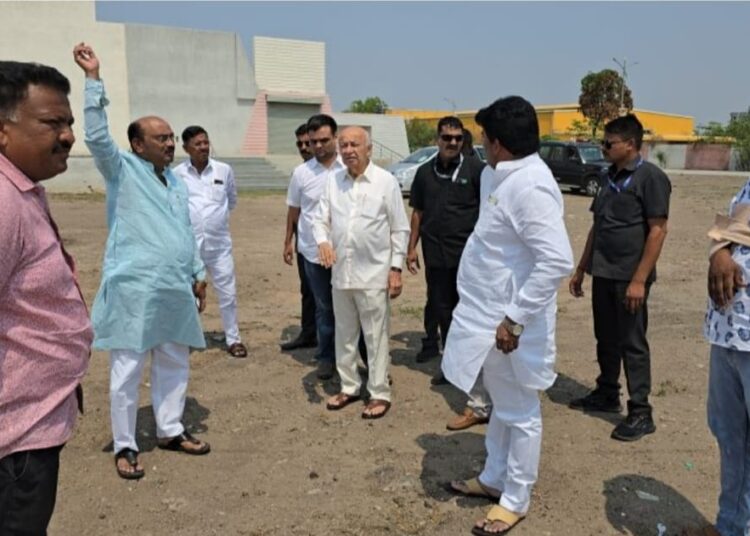 सोलापूर : सोलापूर लोकसभा निवडणूक; प्रणिती शिंदे यांचा प्रचाराचा झंझावात सुरू