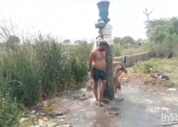 जालना शहराला पाणी पुरवठा करणार्‍या पाईपलाईनला काजळा फाटा येथे गळती; लाखो लिटर पाणी वाया