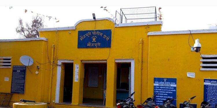 हुल्लडबाज तरुणांनी हवेत गोळीबार केल्याची चर्चा