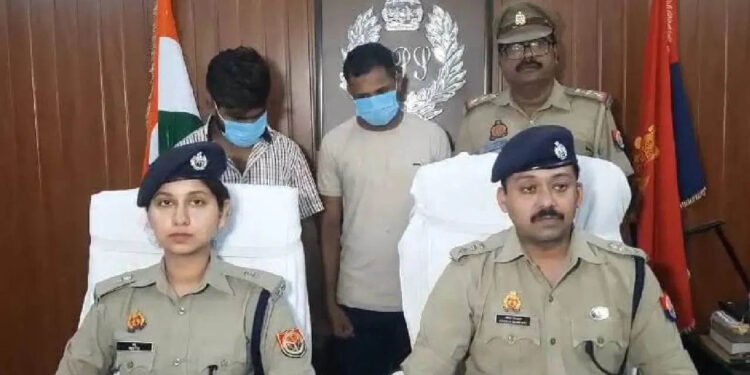 ‘वर्दी वाला गुंडा’, व्यावसायिकाला घातला गंडा, पोलीस निरीक्षकासह 3 जणांना अटक