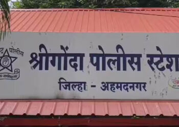 जमिनीचा ताबा घेण्याच्या प्रयत्नातून शेतकरी कुटुंबाला बेदम मारहाण