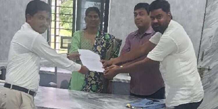 दलित वस्तीच्या विकास कामाच्या प्रमा द्या; सरपंचाची जिल्हा समाज कल्याण अधिकार्‍याकडे मागणी