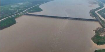 मुंबईत मुसळधार, NDRF ची टीम तैनात, मुंबई, ठाणे, रायगड, रत्नागिरीत पुन्हा ऑरेंज अलर्ट