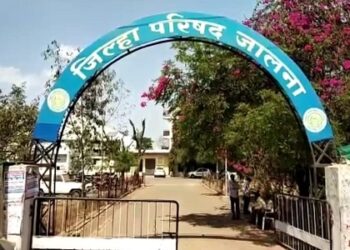 सेवली येथील वादग्रस्त माध्यमिक शिक्षक रामेश्वर काकड अखेर निलंबित