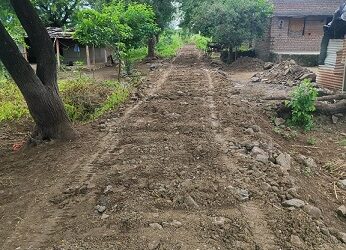 १५ वर्षात न सुटलेला रस्त्याचा प्रश्न दोन दिवसात मार्गी 