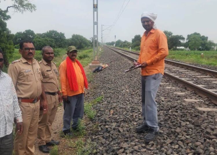 लोंढेवाडी शिवारात तरुणाचा रेल्वेच्या धक्याने मृत्यु; तालुका जालना पोलीस ठाण्यात आकस्मत मृत्युची नोंद