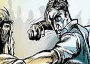 नास्ता कॉर्नवर बसलेल्या तरुणाला मारहाण करुन मोबाईल केला लंपास