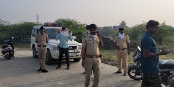 कुजलेल्या अवस्थेत महिलेचा मृतदेह आढळला; दोन्ही पाय तुटलेले तर हातं कुत्र्याने कुरतडले