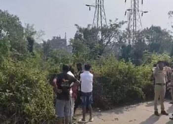 कर्जत रेल्वे कॉर्टरजवळ आढळला सडलेल्या अवस्थेतील मृतदेह