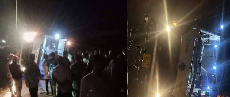 सहलीसाठी गोव्याला गेले, संभाजीनगरला परत येताना मध्यरात्री तीव्र वळणावर बस उलटली, 1 ठार 30 जखमी