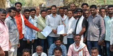 जीवरेखा धरणातून शेतीसाठी पाणी सोडण्याची शेतक-याची मागणी; पाटबंधारे विभागाला दिले निवेदन