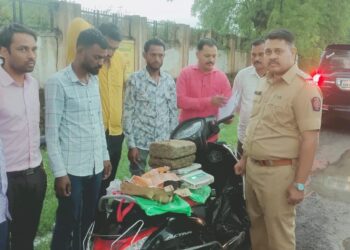 स्थानिक गुन्हे शाखा आणि बदनापुर पोलीसांची संयुक्त कारवाई; गांजा सह 1 लाख 51 हजार 780 रुपयाचा मुद्देमाल जप्त