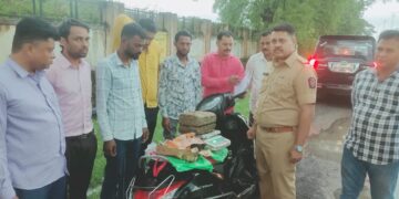 स्थानिक गुन्हे शाखा आणि बदनापुर पोलीसांची संयुक्त कारवाई; गांजा सह 1 लाख 51 हजार 780 रुपयाचा मुद्देमाल जप्त