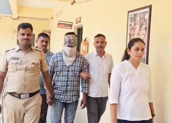नारायणा शाळेच्या शिक्षकाने केला 14 वर्षीय विद्यार्थिनीवर अत्याचार